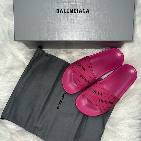 Authentic Balenciaga logo slides. Comes with dust bag and box - Picture 1 of 1